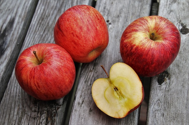 りんごは皮ごと食べるのがおすすめ 血糖値や高血圧 ダイエットにも み すけの徒然ぶろぐ